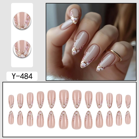 Amandel Opzetnagels Gouden Bloemenpatroon Nude Roze Kunstnagels Glanzende Elegante Manicure Voor Vrouwen