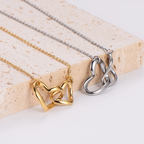 Collar Con Colgante De Doble Corazón Entrelazado Acero Inoxidable 316L Chapado En Oro De 18K Pulido Joyería Para Mujeres