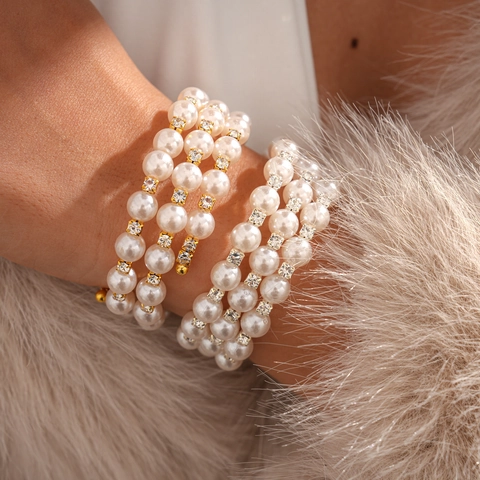 Bracelet Multi-Rangs En Künstliche Perles Pour Femmes Élégant Faux Künstliche Perle Strass Bangle Rétro Style Cour Bijoux De Main Mode