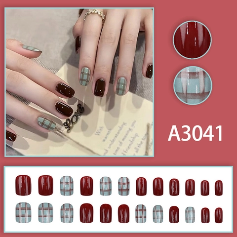 Short Square Press On Nails Maillard Brown Plaid Pattern Glossy Artificial False Nails For Women Daily Wear