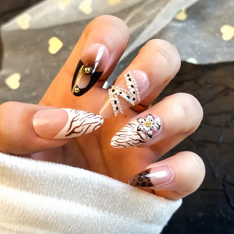 Press On Nails With 3D Floral Leopard Print Beads Chain Elegant Artificial Fake Nails For Women Daily Party Nail Art