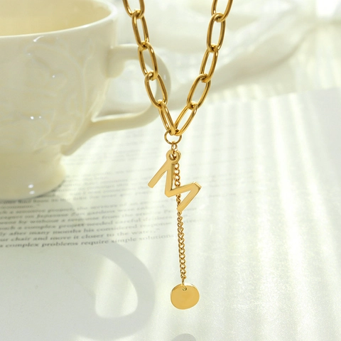 Stainless Steel Gold Plated Letter M Initial Pendant Necklace For Women Chunky Chain Dangle Round Disc Charm Fashion Jewelry