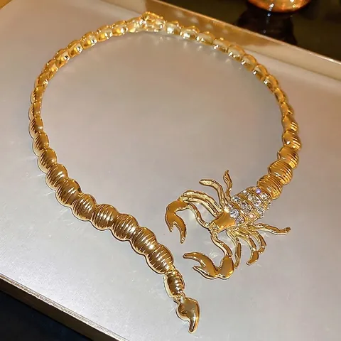 Strass Schorpioen Choker Statement Ketting Legering Dierlijk Ontwerp Goudkleurig Overdreven Open Kraag Voor Dames