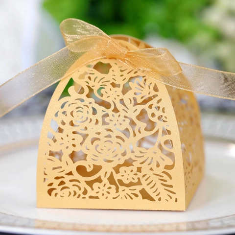Scatole Regalo Per Caramelle Intagliate Carta Tagliata Al Laser Motivo A Rosa Fiocco Matrimonio Elegante Decorativo