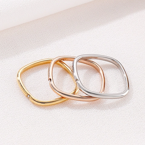 Orecchini Minimalisti in Acciaio Inossidabile a Forma di Quadrato per Donna Strass Geometrici Sottile Anello in Metallo Lucido Gioielli
