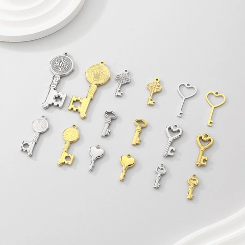 Colgantes De Llave Acero Inoxidable Charms Para DIY Joyería Corazón Medalla San Benito Forma Accesorio Vintage