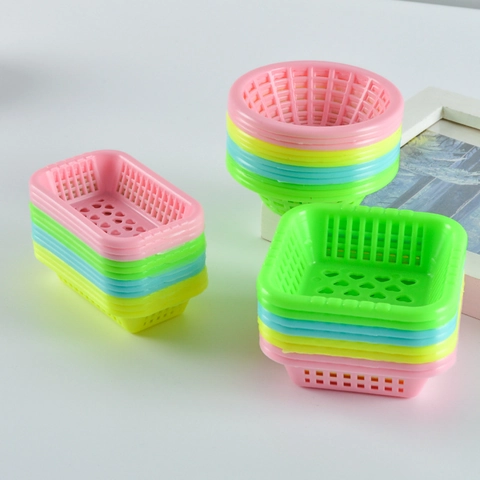 Mini Plastic Groentemand Poppenhuis Keukenspeelgoed Gekleurd Raster Miniatuuropslag Bureaudecoratie Voor Rollenspel Voor Kinderen