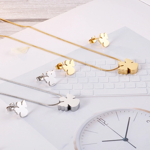 Set Collana Con Pendente Angelo e Orecchini a Bottone in Acciaio Inossidabile Minimalista per Donna Gioielli Moda Ali