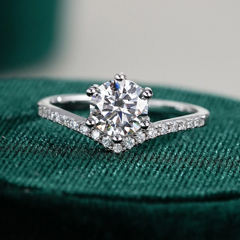 Luxury S925 Sterling Silver Moissanite Ring Six-Prong V-Shaped Band Rhinestone Engagement Ring For Women Fashion Jewelry