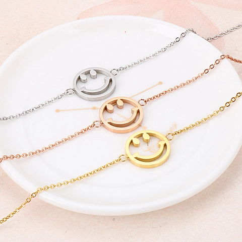 Bracciale Con Ciondolo A Forma Di Faccina Sorridente In Acciaio Inossidabile Minimalista Pendente Emoji Tondo Cavo Catena Regolabile Gioielli Di Moda Per Donne Ragazze
