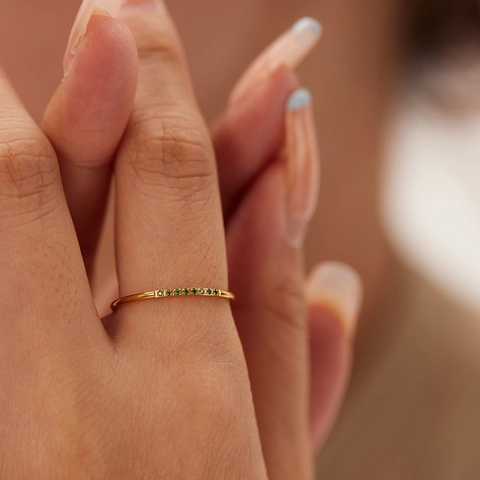 Bague En Zircone Vert Émeraude Acier Inoxydable Plaqué Or 18 Carats Anneau Mince Bijoux Inoxydables Pour Femmes Tendance Cadeau