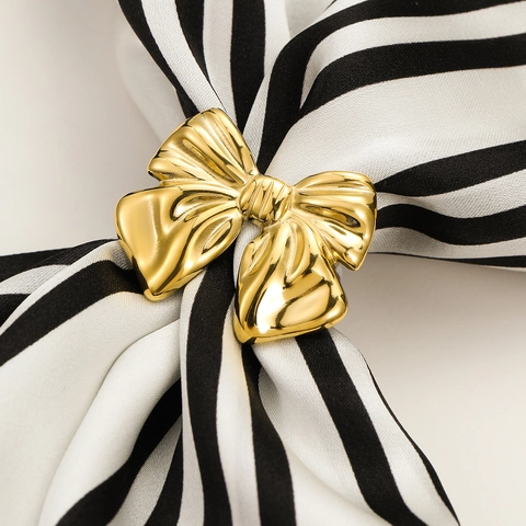 Strik Ring En Sjaal Clip Titanium Staal 18K Verguld Glanzend Elegant Mode Accessoire Voor Dames