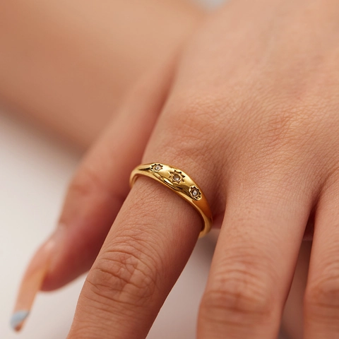 Vintage Sternschliff Ring Edelstahl 18K Vergoldet Weißer Zirkon Geometrischer Fingerschmuck Für Damen