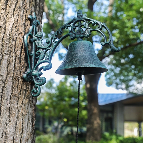 Wall Mounted Dinner Bell Cast Iron Vintage European Scroll Pattern Decorative Outdoor Garden Home Rustic Iron Art