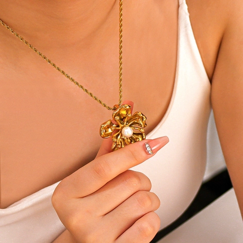 18K Vergulde Roestvrijstalen Bloem Hanger Ketting Met Kunstparel Twist Touwketting Vintage Stijl Voor Vrouwen