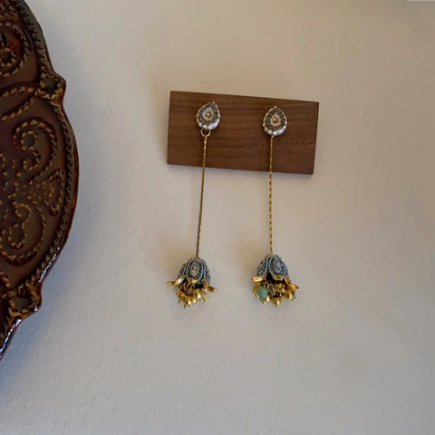 Vintage Palast Stil Blume Hängeohrringe Legierung Emaille Strass Mit Silbernen Ohrsteckern Lange Quaste Ethnischer Schmuck