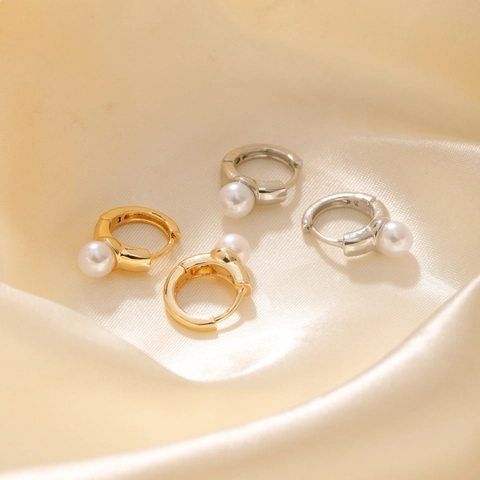 Artificial Pearl Huggie Hoop Ohrringe Gold Silber Plattiert Rund Minimalistisch Elegant Mode Schmuck Für Damen