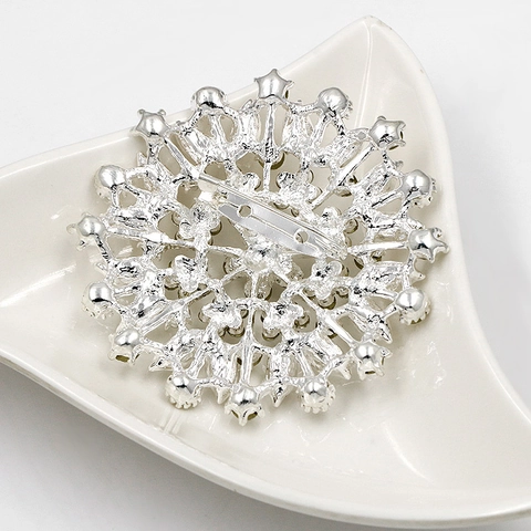 Elegant Flower Rhinestone Brooch Alloy Floral Pin For Wedding Party Sparkling Crystal Jewelry For Women