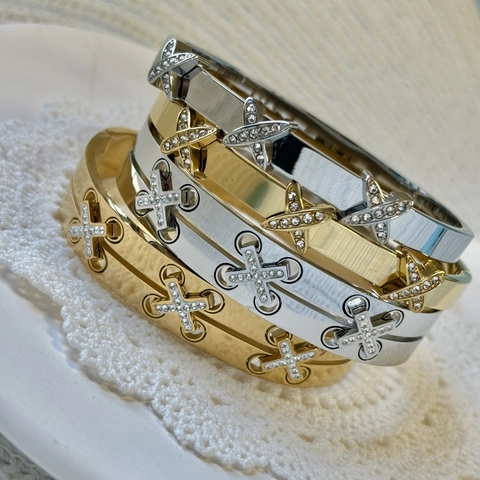Titanstahl Strass Kreuz Armreif Individualisiert Minimalistisch Gold Silber Plattiert Eingelegt Schmuck Wasserdichtes Armband Für Damen