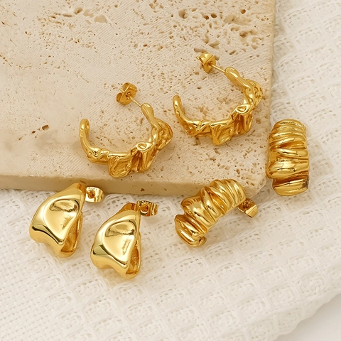 Boucles D'oreilles En Forme De C Plissées Acier Inoxydable 304 Plaqué Or 18K Texture Lave Imperméable Femmes