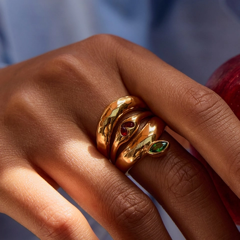 Luxury Stainless Steel Ring For Women Gold Plated Hammered Texture Marquise Green Stone Red Heart Vintage Design Jewelry