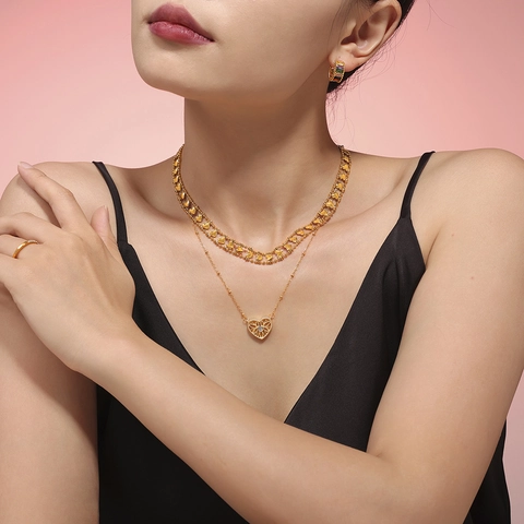 Collar de Corazón de Cobre de Doble Capa Retro para Mujer Bañado en Oro Calado con Colgante de Strass Joyería Dulce de Moda