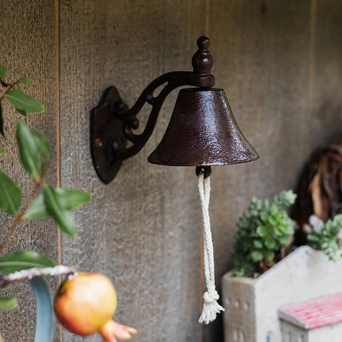 Vintage Cast Iron Doorbell Rustic Wall Mounted Dinner Bell European Style Hanging Garden Decor For Outdoor Home Patio