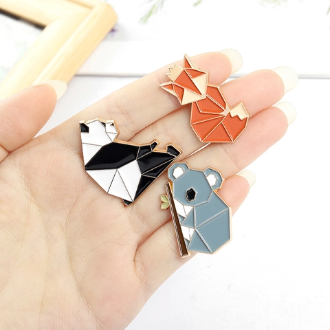 Geometric Animal Enamel Brooch Pin Cute Fox Panda Koala Origami Style Alloy Lapel Badge Fashion Jewelry Accessories