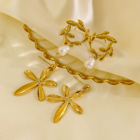Elegante Edelstahl 14K Vergoldete Blume Blatt Ohrstecker Mit Künstlicher Perle Strass Für Damen Schmuck