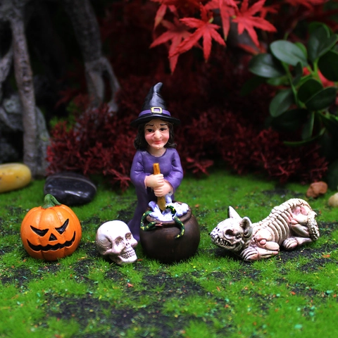 Halloween Witch Skeleton Pumpkin Figurine Collection Resin Spooky Garden Micro Landscape Miniature Ornaments Festival Decor
