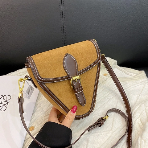 Retro Driehoek Crossbody Zadeltas Voor Dames Mat PU Leer Synthetisch Suède Contraststiksel Verstelbare Schouderriem Vintage