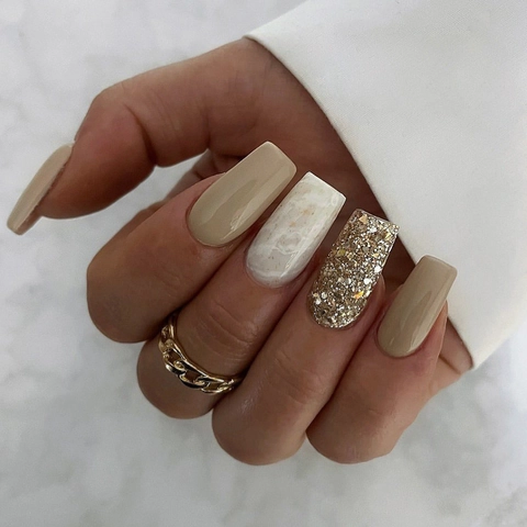 Unghie Finte Stile Francese Forma Coffin Lunga Nude Glitter Dorati Design Marmo Plastica Manicure Per Donne