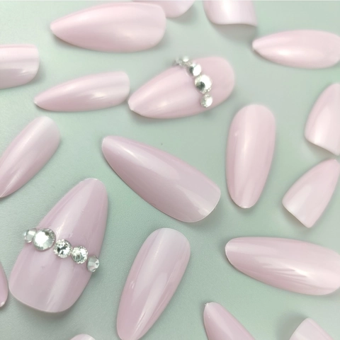 Press On Nägel Lange Mandelform Nude Pink Glänzend Mit Strass Elegante Maniküre Für Frauen