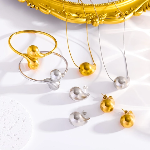 Collana Orecchini E Bracciale In Acciaio Inossidabile Placcato Oro 18K Goccia D'acqua Per Donna Impermeabile Minimalista Retro