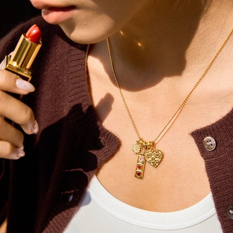 18K Gold Plated 316L Stainless Steel Heart Daisy Pendant Necklace For Women Sweet Floral Rhinestone Bar Charm Jewelry Gift