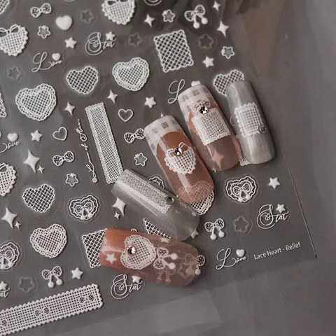 Autocollants Ongles 3D Gaufré Dentelle Coeur Papillon Décalcomanies Adhésives Avec Strass Décoration Manucure DIY Élégante