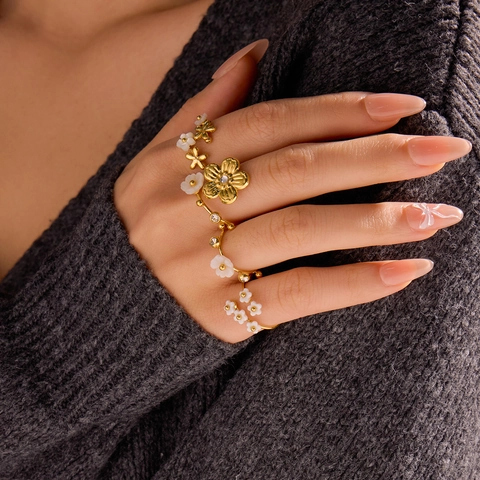 Flower Adjustable Ring 18K Gold Plated Stainless Steel White Shell Cubic Zirconia Elegant Jewelry For Women