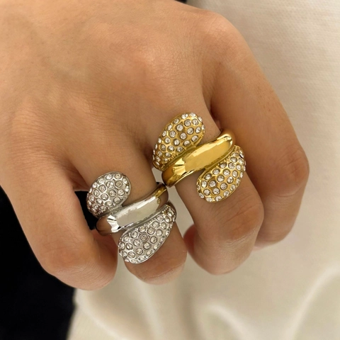 Ring Aus Edelstahl Für Damen Geometrisches Kreatives Bypass-Design Mit Zirkonia PVD-Beschichtet Läuft Nicht An