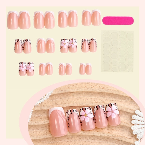 Korte Vierkante Plaknagels Roze Franse Tips Luipaardprint Met 3D Bloem Glanzende Kunstnagels Volledige Dekking