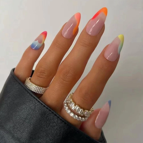 Resin Press On Nägel Mandelform Herz Hohl Design Farbverlauf Künstliche Nägel Einfache Elegante Maniküre Für Frauen
