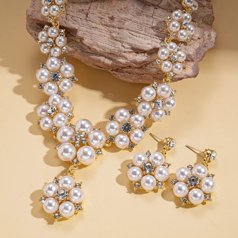 Blumen Anhänger Halskette Und Ohrringe Elegante Imitation Künstliche Perle Strass Legierung Barock Vintage Luxus Schmuck Für Frauen
