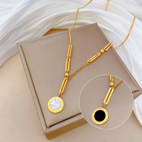Collar Con Colgante De Números Romanos Vintage Chapado En Oro Acero De Titanio Doble Cara Concha Blanca Disco Negro