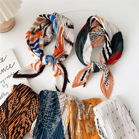 Foulard Carré Femme Plissé Imitation Satin Bandana Froissé Imprimé Tour De Cou Accessoire De Mode Élégant Pour Cheveux Sacs