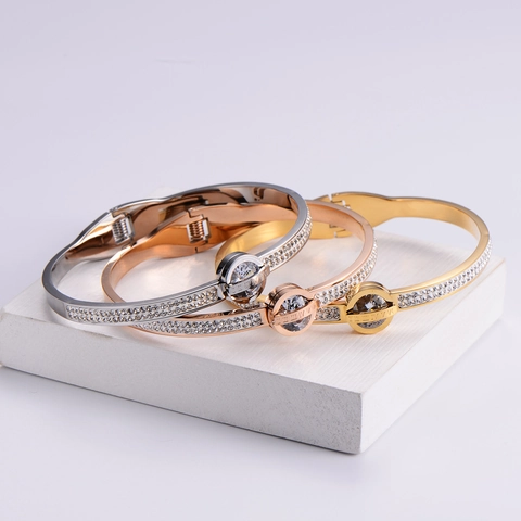 Bracciale Rigido In Acciaio Inossidabile Da Donna Placcato Oro 18K Zirconia Numeri Romani Cerniera Elegante