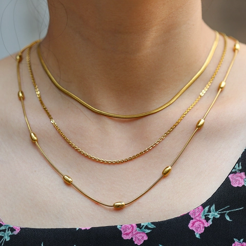 Collar Minimalista de Acero Inoxidable de Tres Capas para Mujer Cadena de Serpiente Chapada en Oro con Cuentas de Metal Joyería de Moda