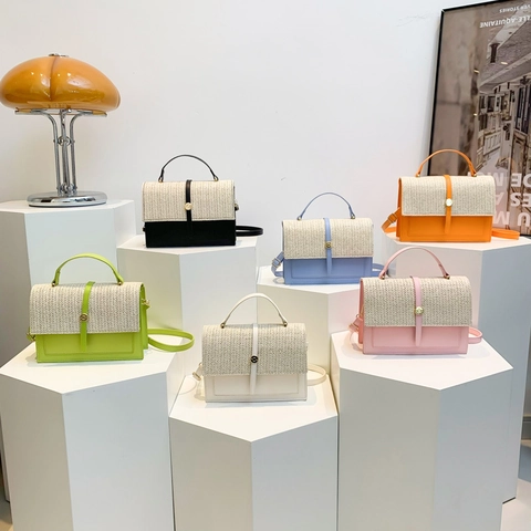 Women Patchwork Straw Weaving Crossbody Bag PU Leather Candy Color Shoulder Bag With Top Handle And Metal Buckle Vacation Messenger Bag