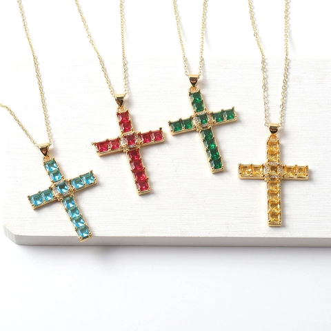 Collana Con Pendente A Croce In Rame E Zircone Pietra Preziosa Colorata Taglio Quadrato Gioielli Religiosi Donna