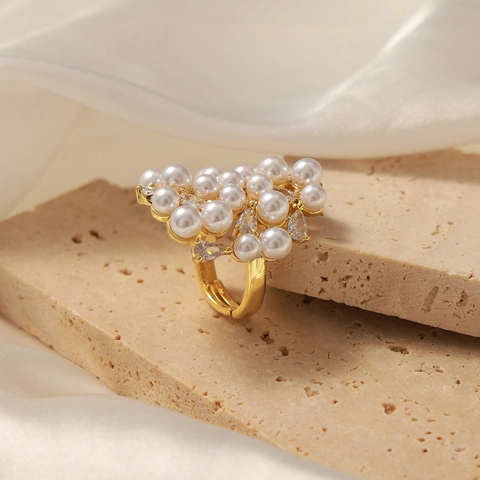 Anello in Rame Irregolare Placcato Oro Zirconia Intarsiata Grappolo di Perle Artificiali Anello Aperto Regolabile Donna