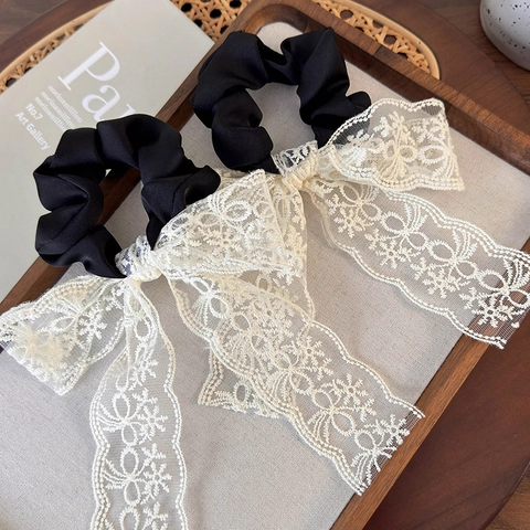 French Retro White Lace Bow Scrunchie Black Fabric Hair Tie With Long Ribbon Streamer Elegant Accessories For Women