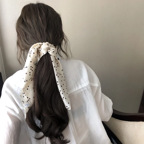 Elegante Sciarpa Quadrata In Raso Di Gelso Con Motivo A Pois Accessorio Versatile Per Collo E Testa Per Uomo E Donna